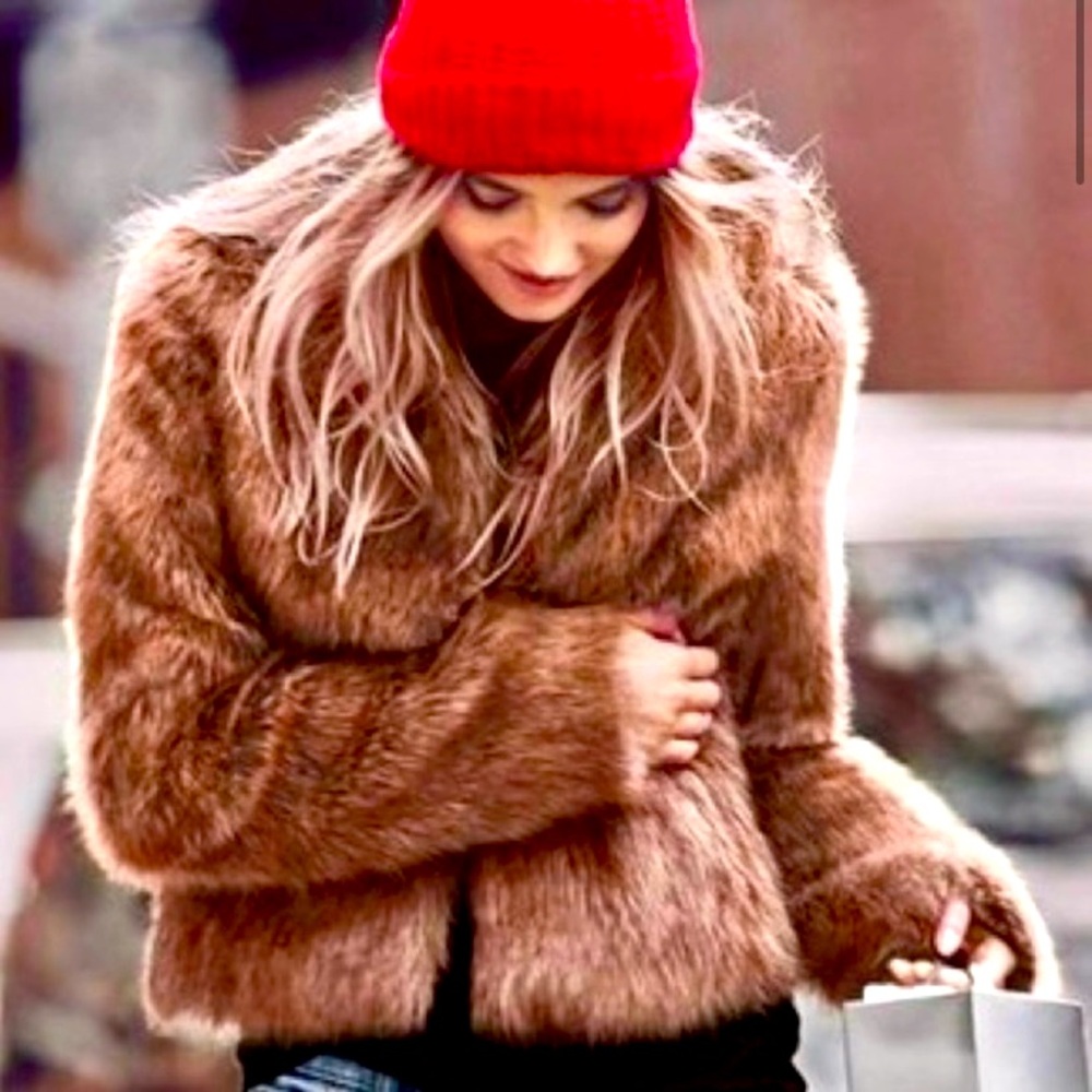 🚫SOLD🚫Abercrombie & Fitch Faux Fur Coat